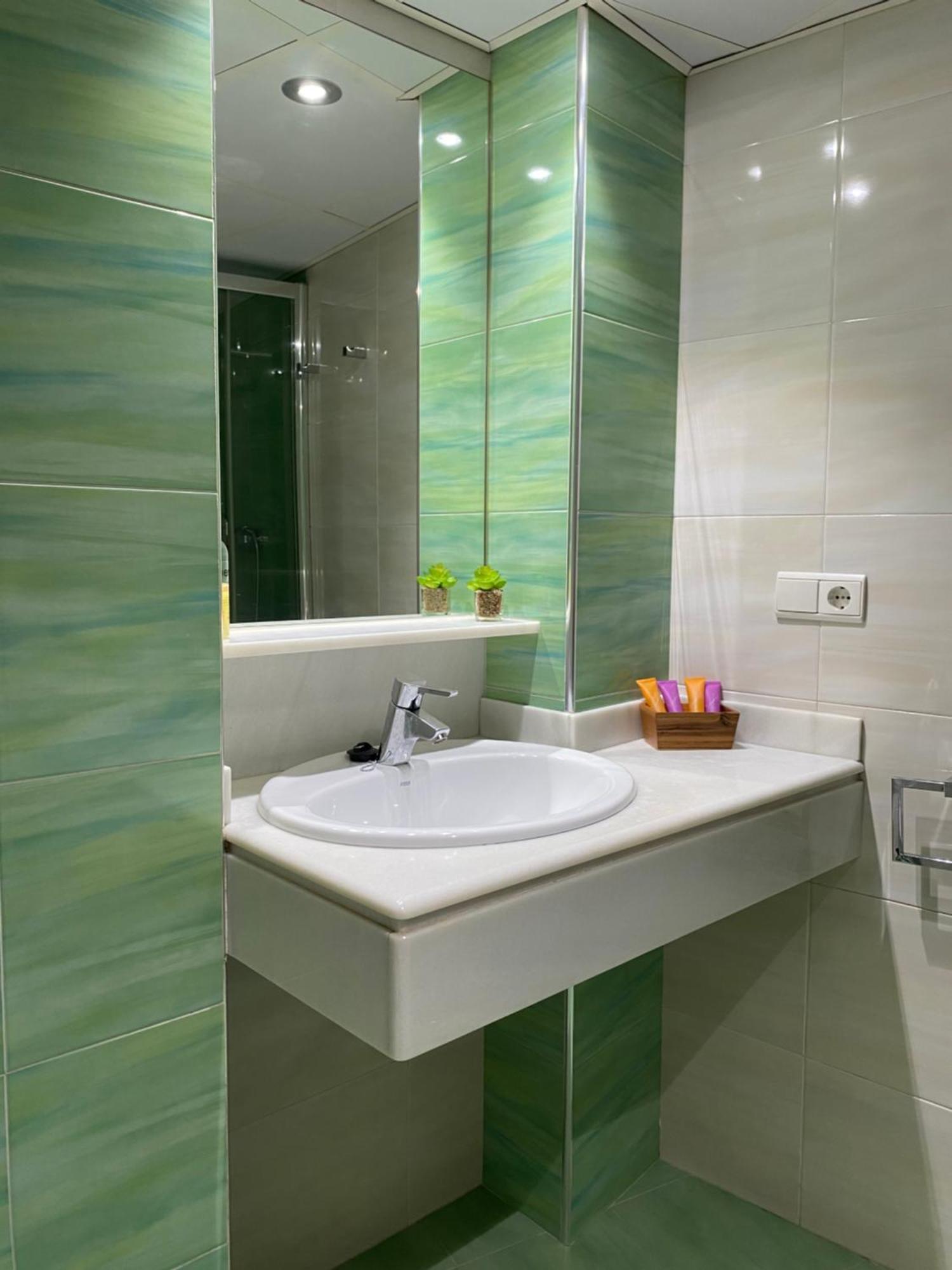 Enmitatiko Alcazar Viejo Apartment Cordoba Ngoại thất bức ảnh